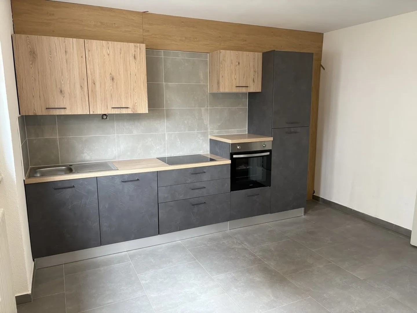 Appartamento completamente ristrutturato, in affitto con o senza mobili - Foto 2 di 6