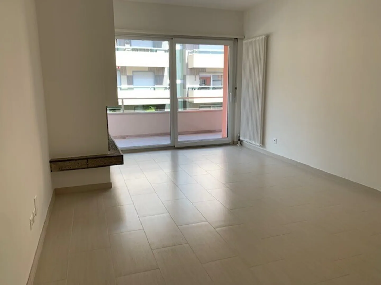 Luminoso appartamento di 2 locali a Cassarate - Foto 5 di 10