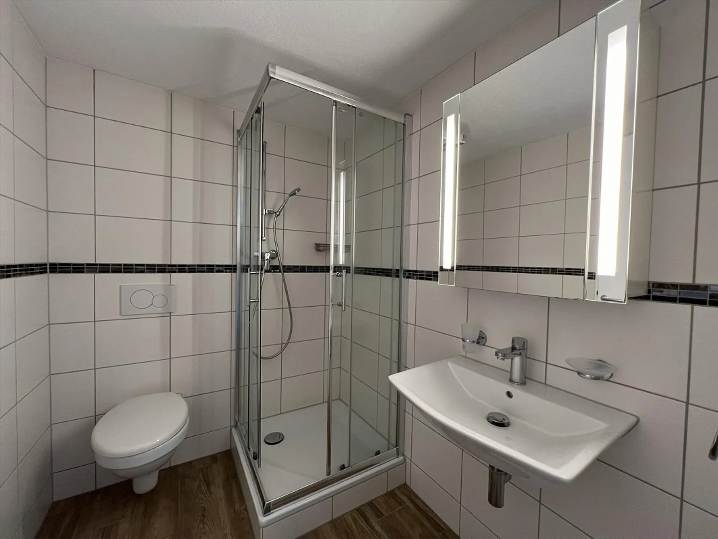 Vie urbaine dans le quartier populaire de Gundeldingen - Photo 4 sur 6