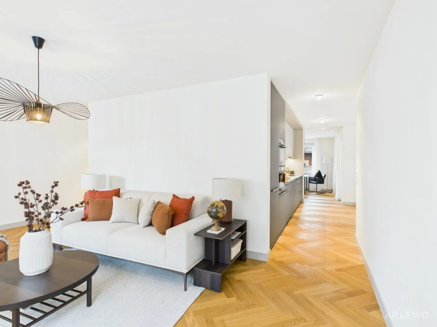 Modern, bright and comfortable - Photo 3 of 18