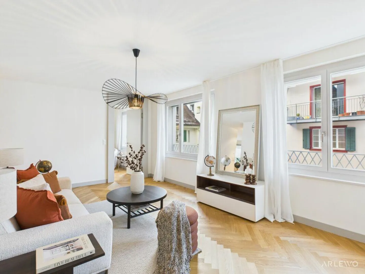 Modern, bright and comfortable - Photo 5 of 18