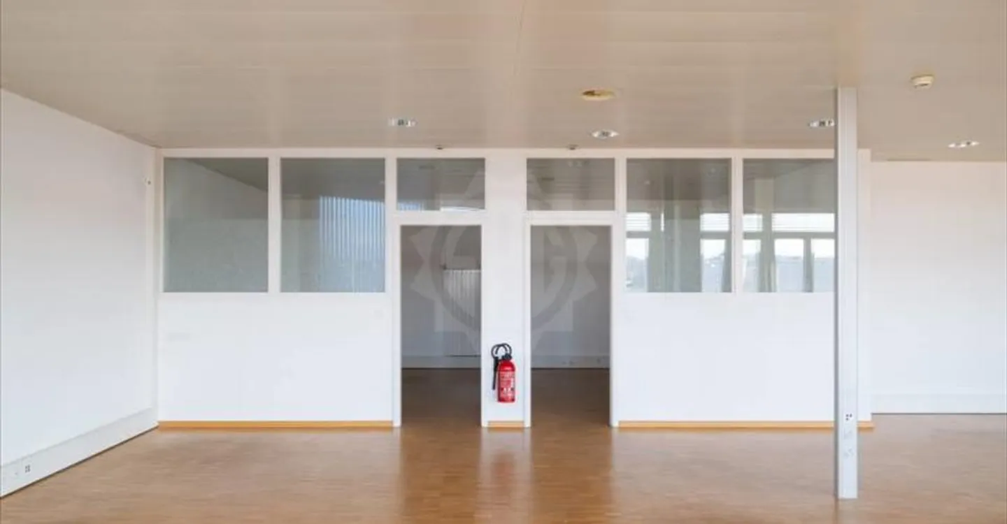 Immeuble mixte à louer - Photo 3 sur 7