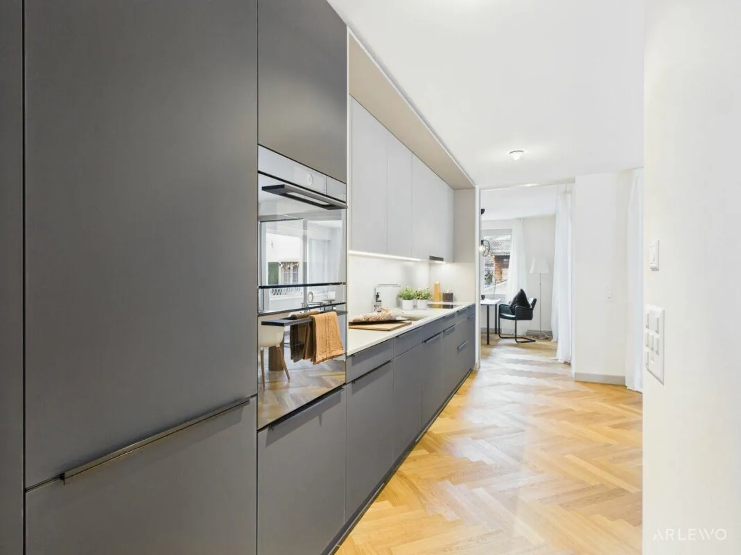 Modern, bright and comfortable - Photo 8 of 18