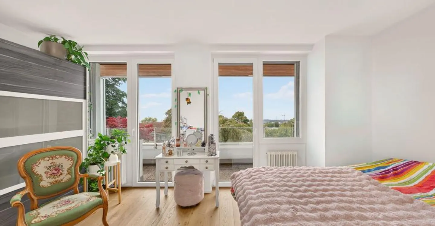 Rare duplex of 4.5 rooms: villa spirit, garden and lake view - Photo 6 of 12