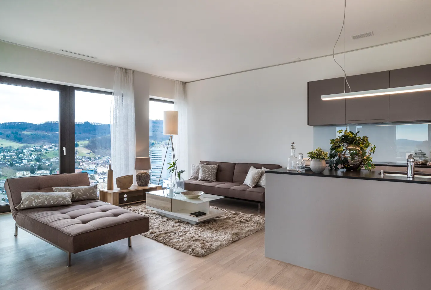 Dreamy View on the 21st Floor - One Month Free Net Rent! - Photo 2 of 11