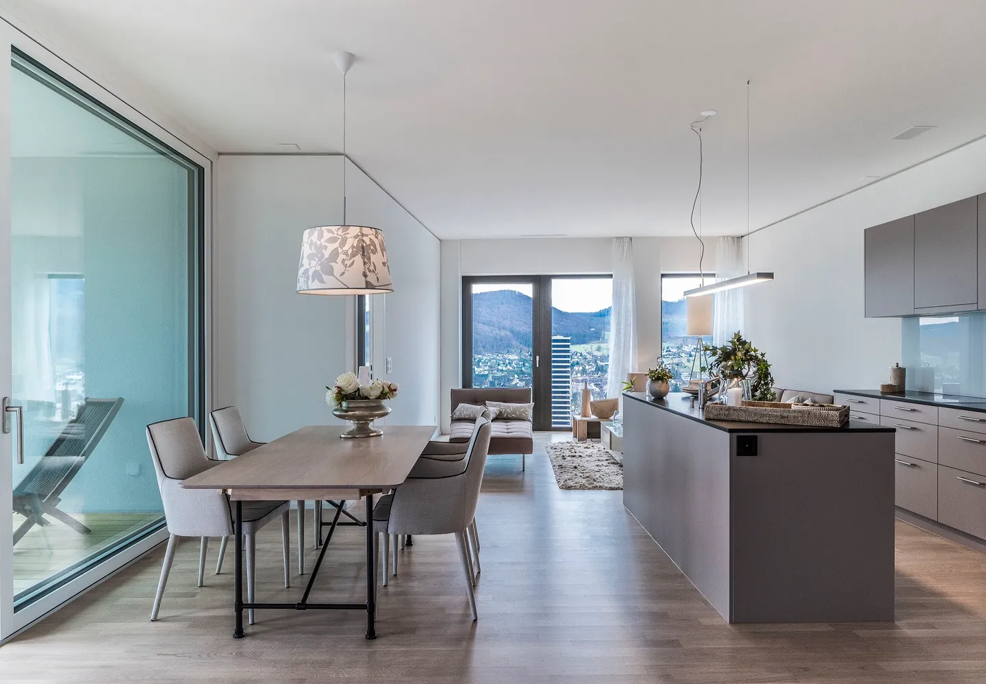 Dreamy View on the 21st Floor - One Month Free Net Rent! - Photo 3 of 11