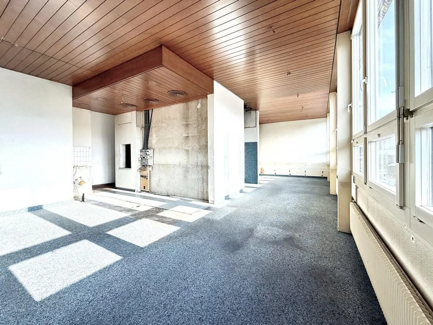 Spazio commerciale attraente con grande potenziale da affittare o acquistare - Foto 4 di 9