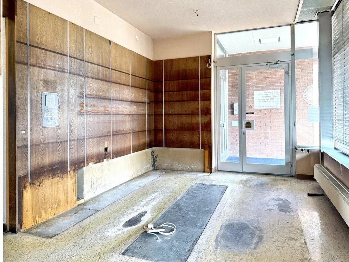 Spazio commerciale attraente con grande potenziale da affittare o acquistare - Foto 6 di 9