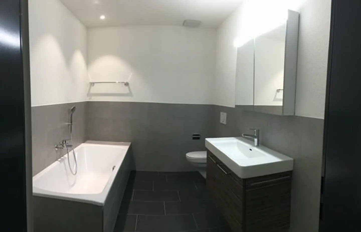 Moderno appartamento di 4,5 stanze con vista mozzafiato sulle montagne ad Attinghausen - Foto 6 di 10