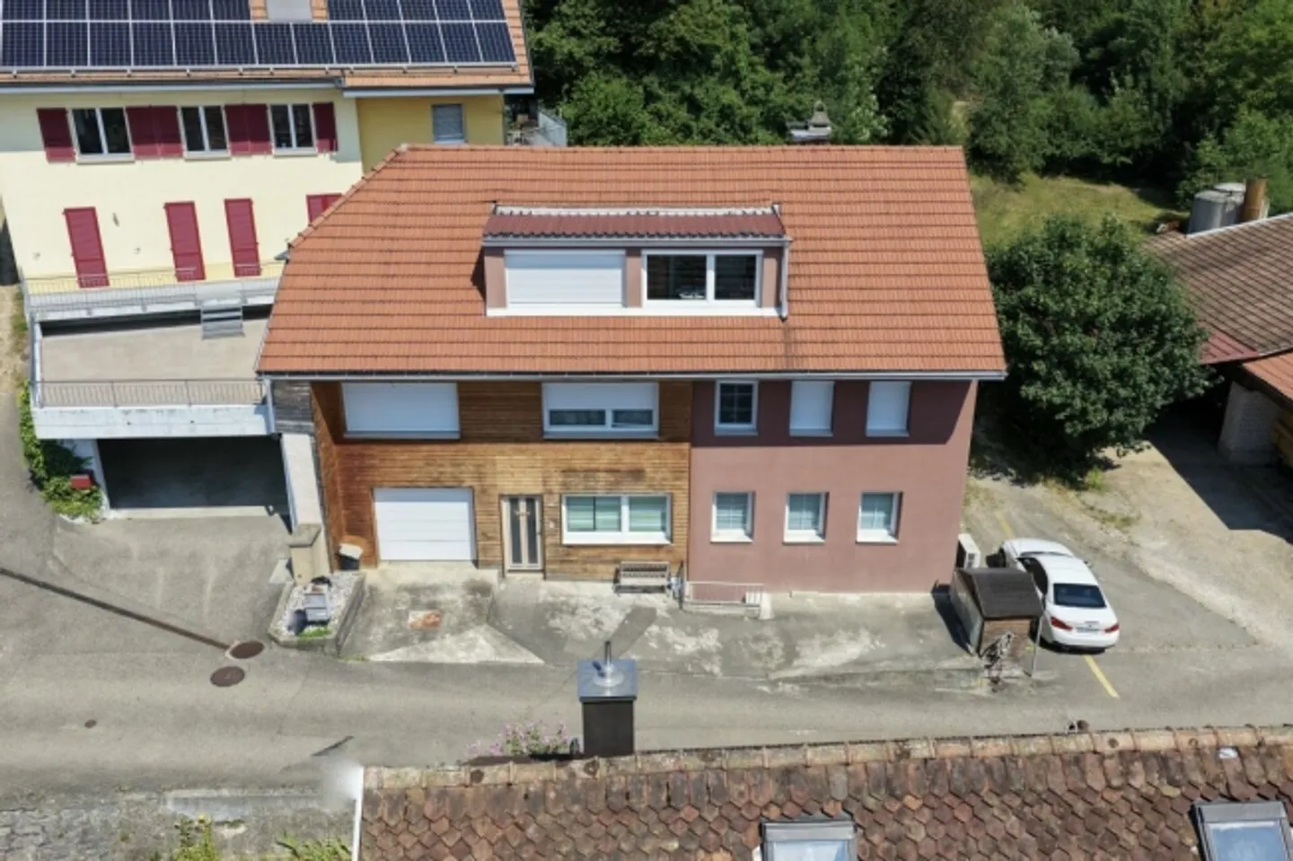 GROSSZÜGIGE 4.5-ZIMMER-WOHNUNG IN BEGEHRTER UND RUHIGER LAGE - Foto 1 von 17