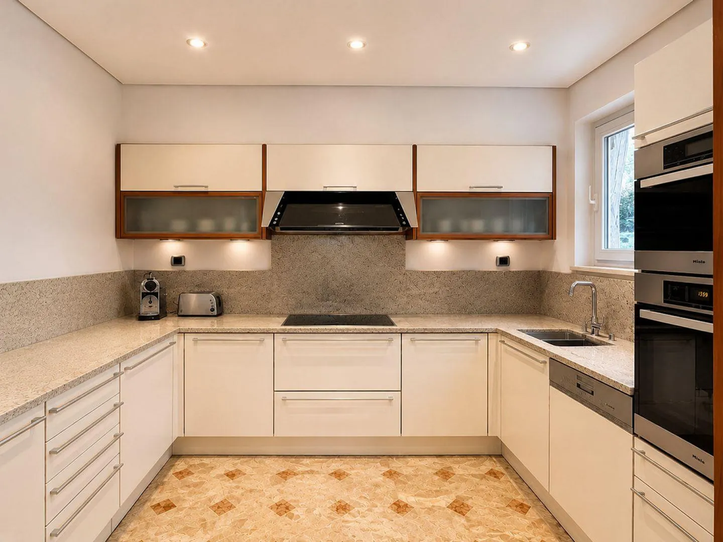 Magnifique villa uni-bi familiale avec jardin bien entretenu, orientation optimale et vue dégagée - Photo 10 sur 29