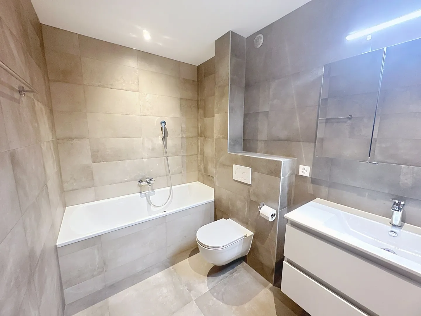 A quelques minutes d'Avry  Magnifique appartement de 5,5 pces - Photo 5 sur 6