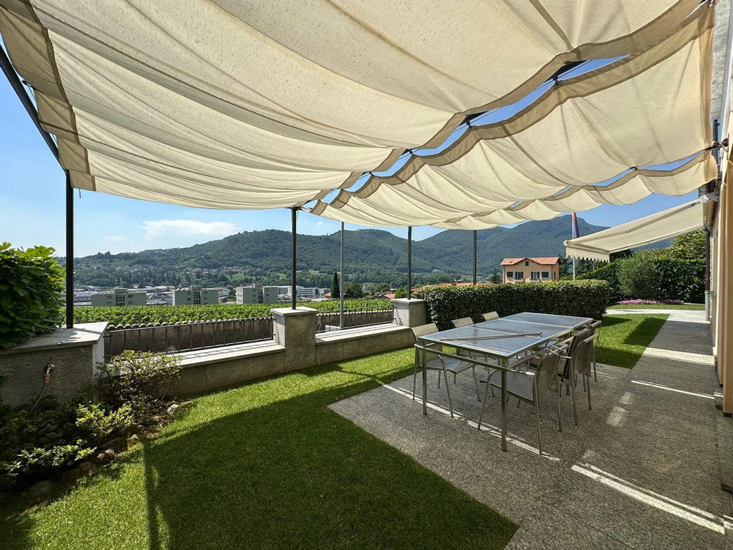 Magnifique villa uni-bi familiale avec jardin bien entretenu, orientation optimale et vue dégagée - Photo 12 sur 29