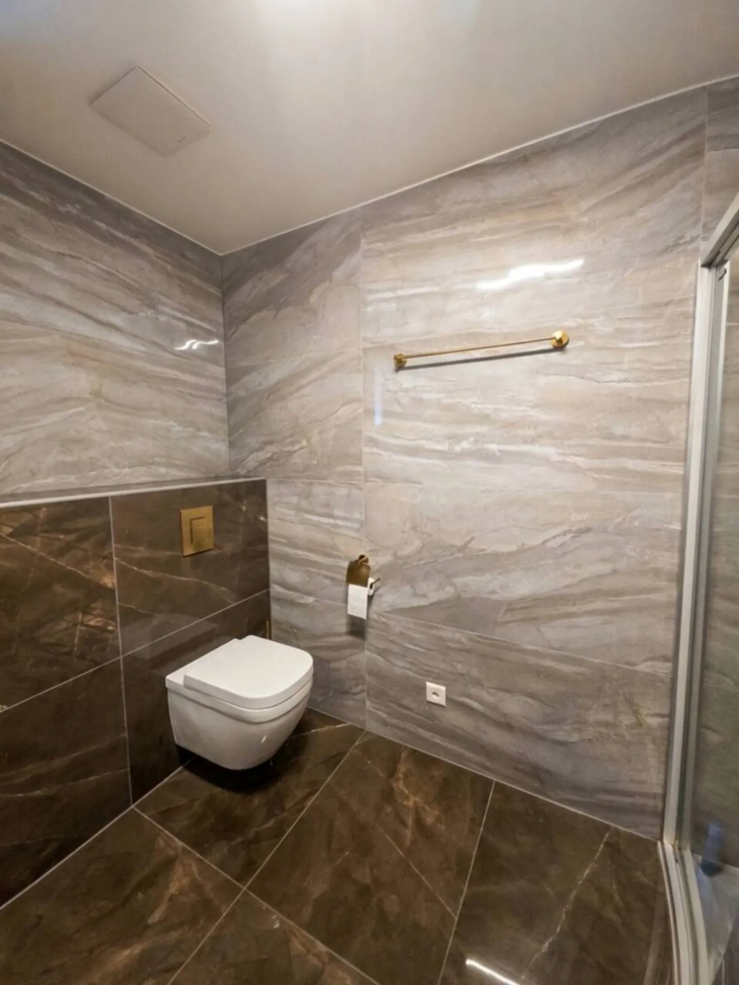 Superbe duplex de standing - 5.5 pièces - Foto 8 di 10