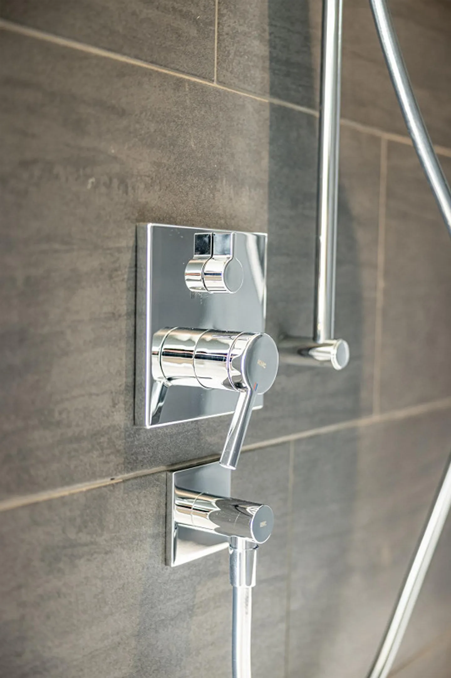 Moderno appartamento di 4 1/2 stanze e spazioso tetto comunitario - Foto 2 di 22