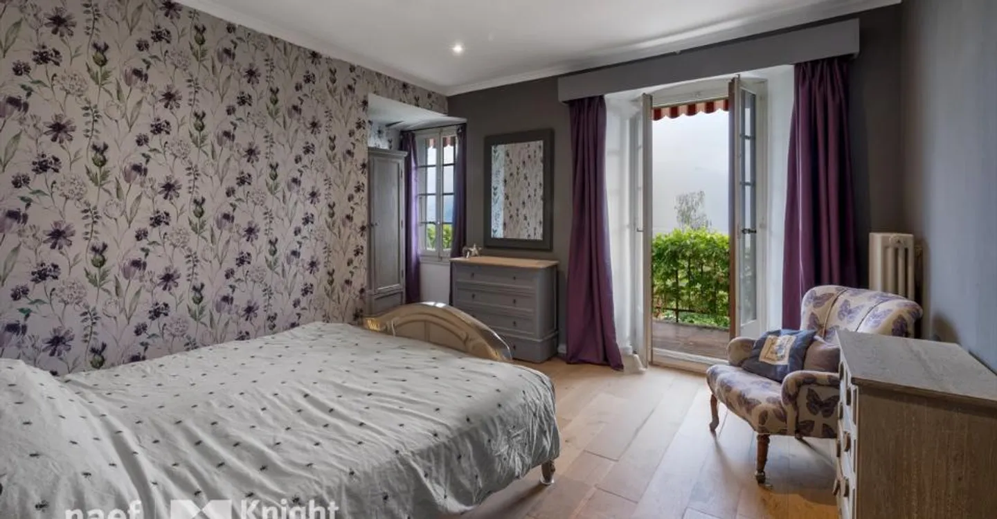 Individual house with a lot of character, 10 rooms for sale in the city center of St-Légier - Photo 9 of 10