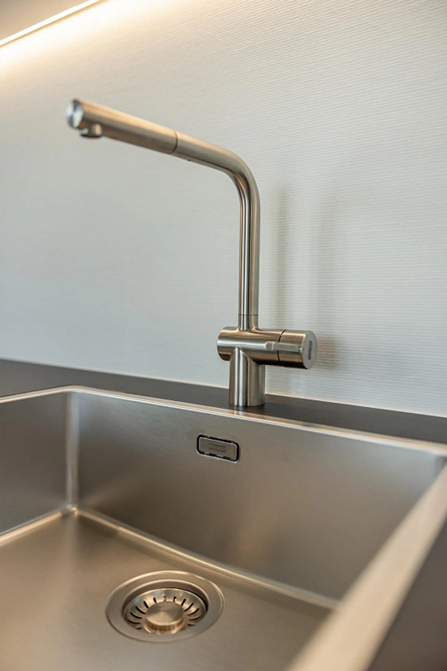 Moderno appartamento di 4 1/2 stanze e spazioso tetto comunitario - Foto 1 di 22