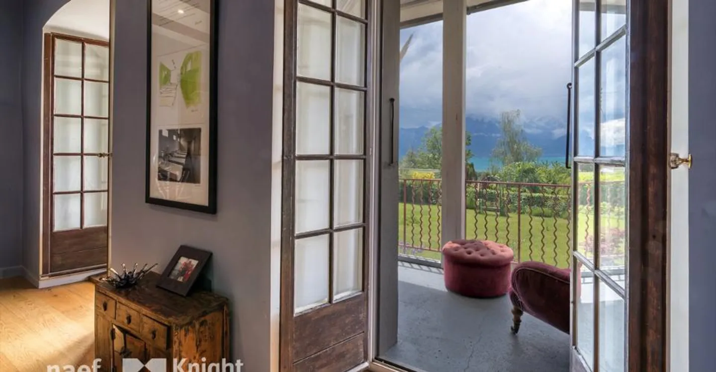 Individual house with a lot of character, 10 rooms for sale in the city center of St-Légier - Photo 4 of 10