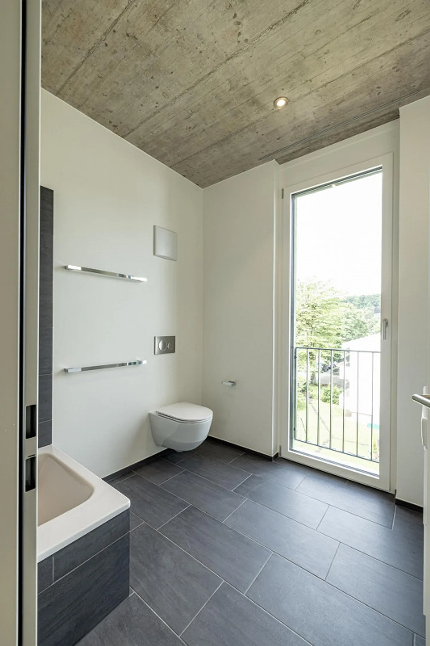 Moderno appartamento di 4 1/2 stanze e spazioso tetto comunitario - Foto 3 di 22