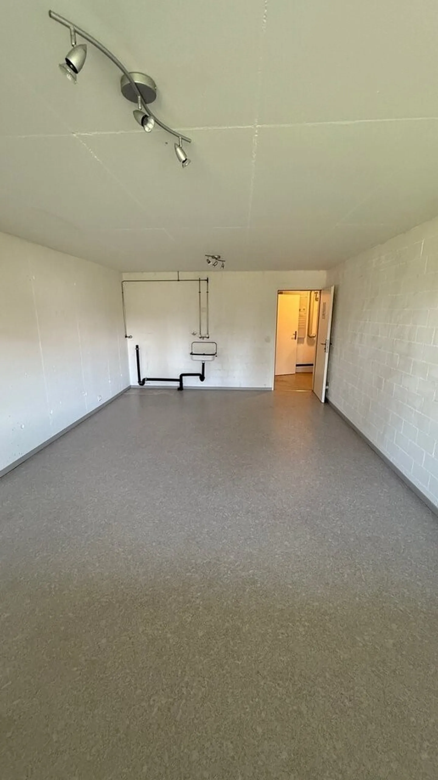 Immobilie mieten - Foto 3 von 4