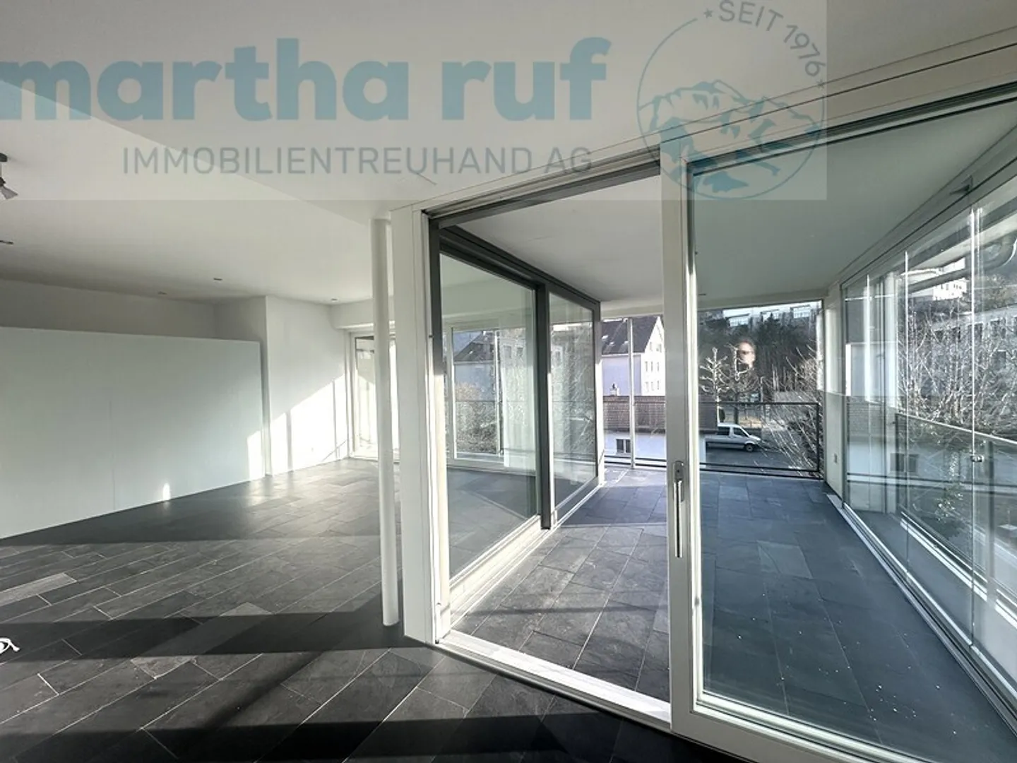 Geräumige Wohnung mit Bergsicht - Foto 5 von 14