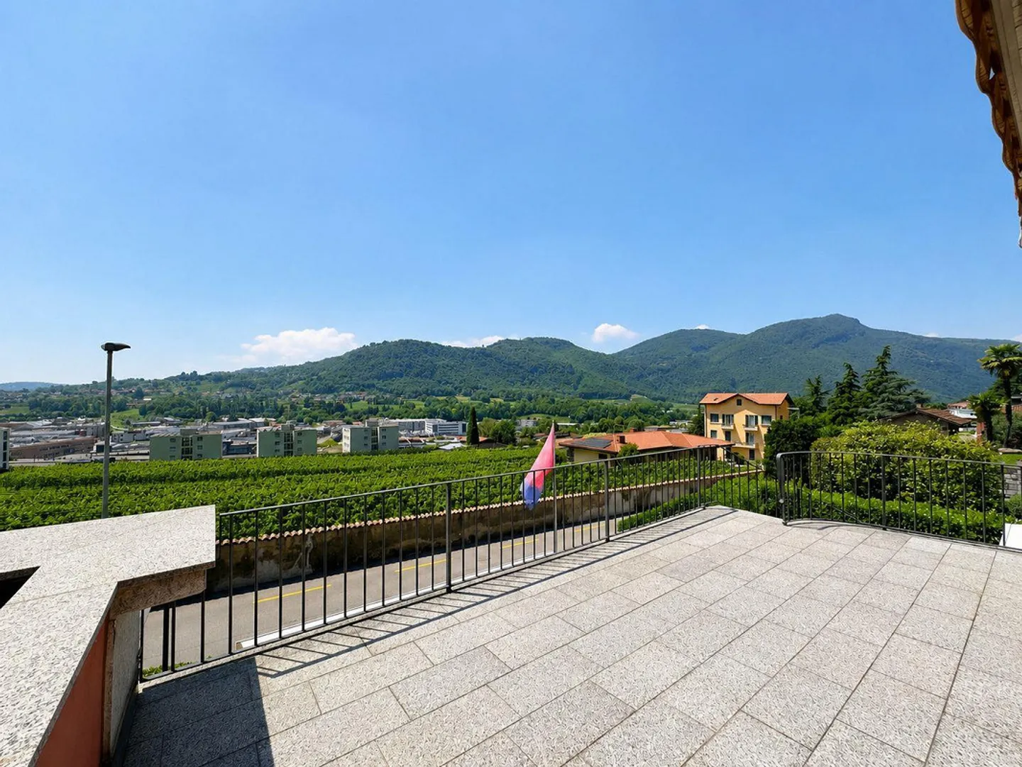 Magnifique villa uni-bi familiale avec jardin bien entretenu, orientation optimale et vue dégagée - Photo 27 sur 29