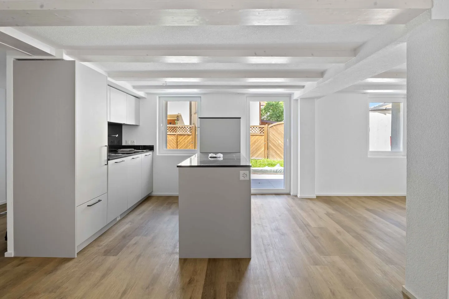 Casa bifamiliare ristrutturata di alta qualità a Wohlen - Foto 1 di 11