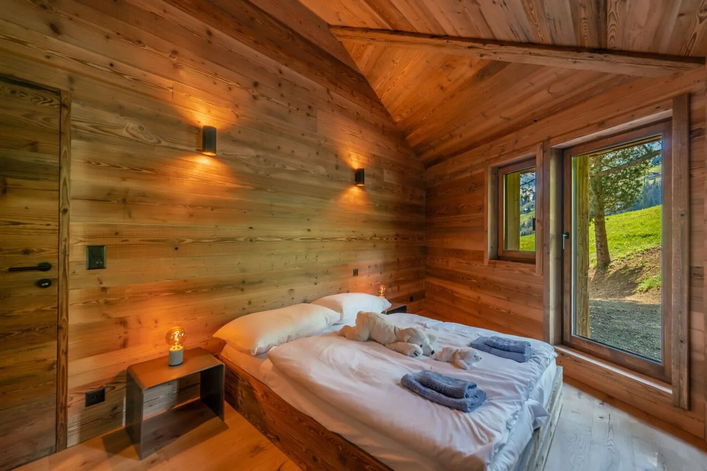 Exceptional Alpine Chalet Retreat - Photo 15 of 30