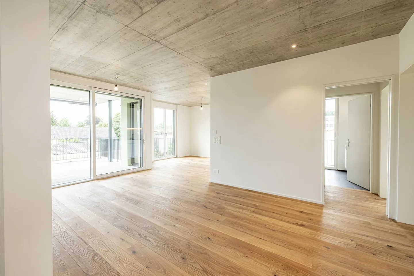 Moderno appartamento di 4 1/2 stanze e spazioso tetto comunitario - Foto 13 di 22