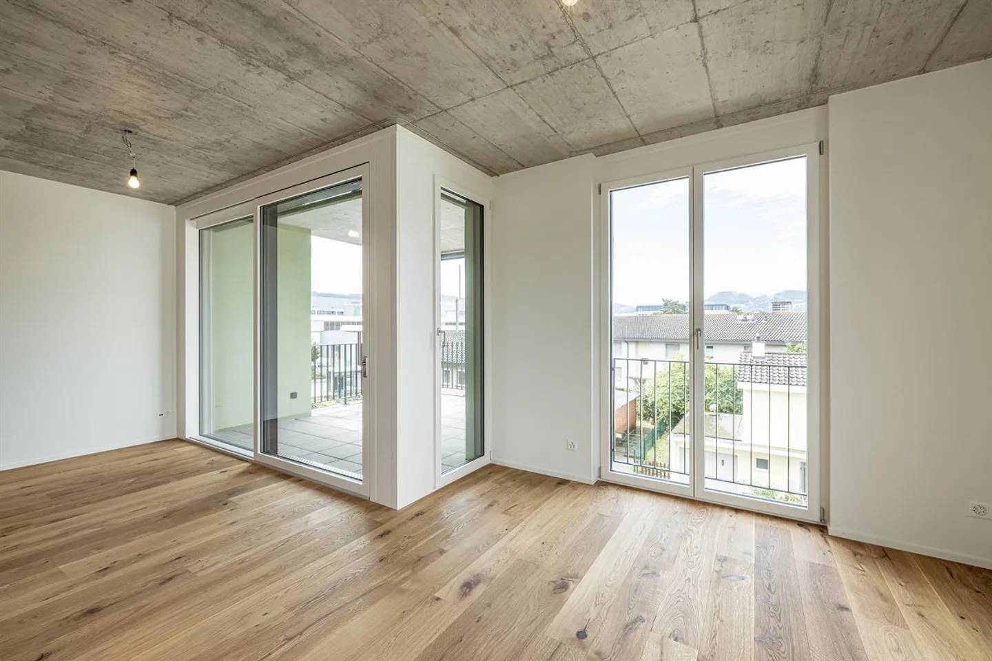 Moderno appartamento di 4 1/2 stanze e spazioso tetto comunitario - Foto 16 di 22