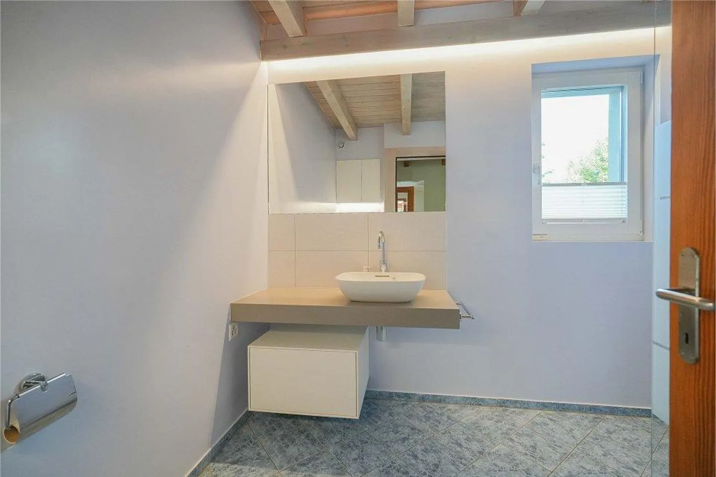 House with 7.5 rooms - Photo 12 of 13