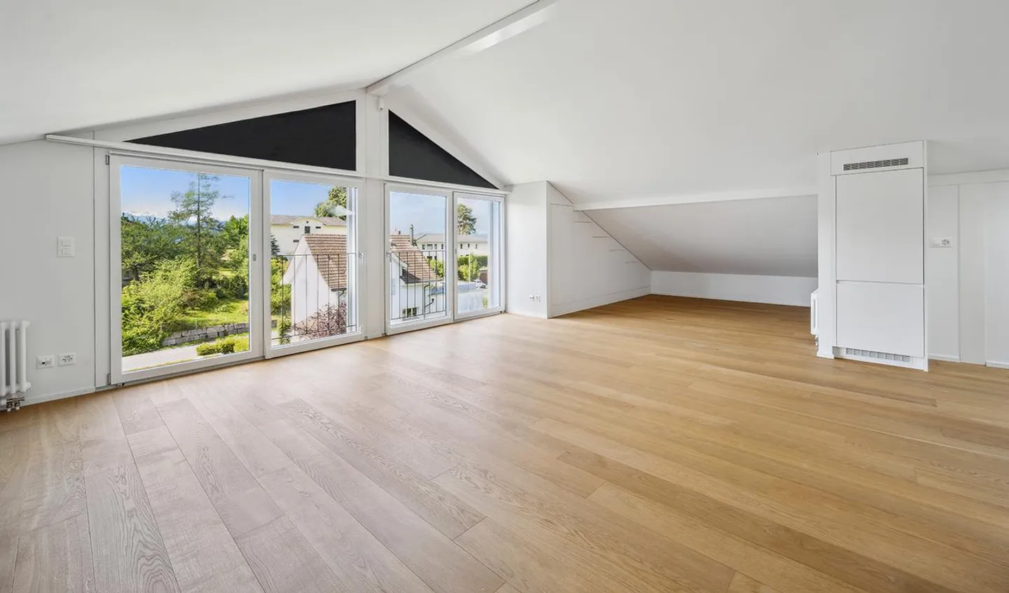 Spacious studio with a lot of charm in the tax-friendly Meggen - Photo 1 of 4