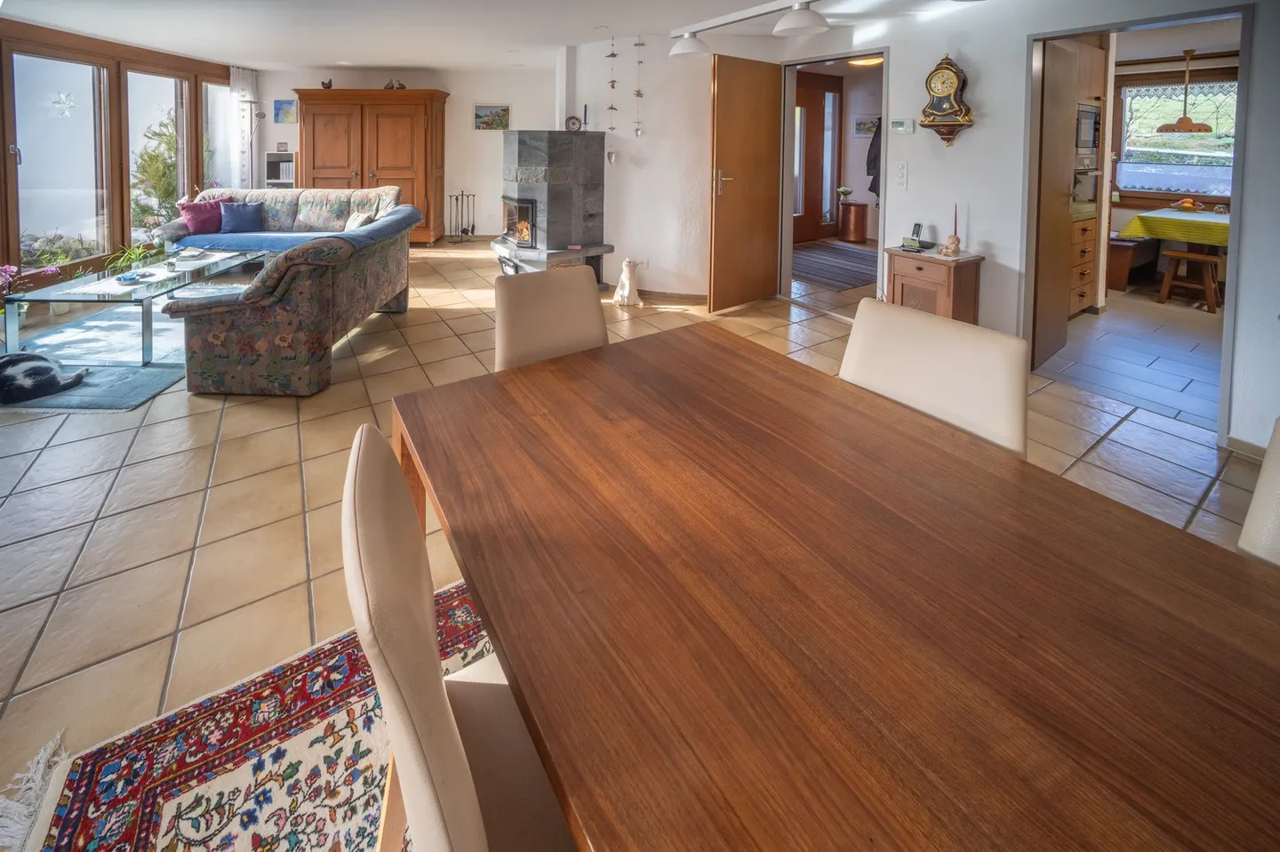 Affascinante casa familiare bifamiliare ai margini del villaggio - posizione tranquilla e elevata - Foto 7 di 15