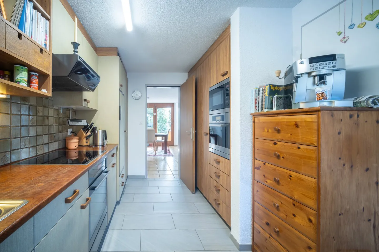 Affascinante casa familiare bifamiliare ai margini del villaggio - posizione tranquilla e elevata - Foto 9 di 15