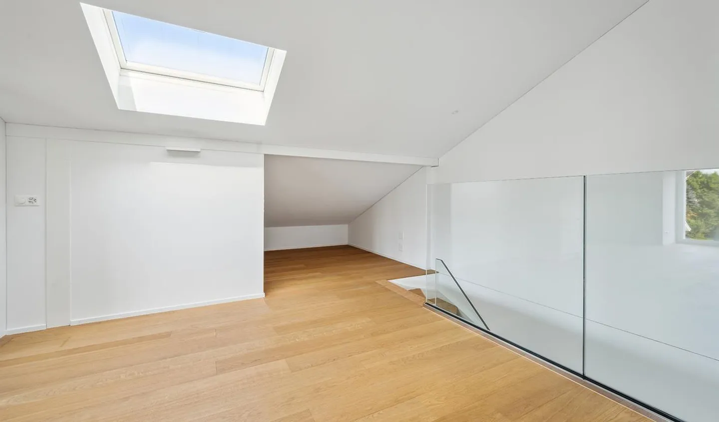Spacious studio with a lot of charm in the tax-friendly Meggen - Photo 2 of 4