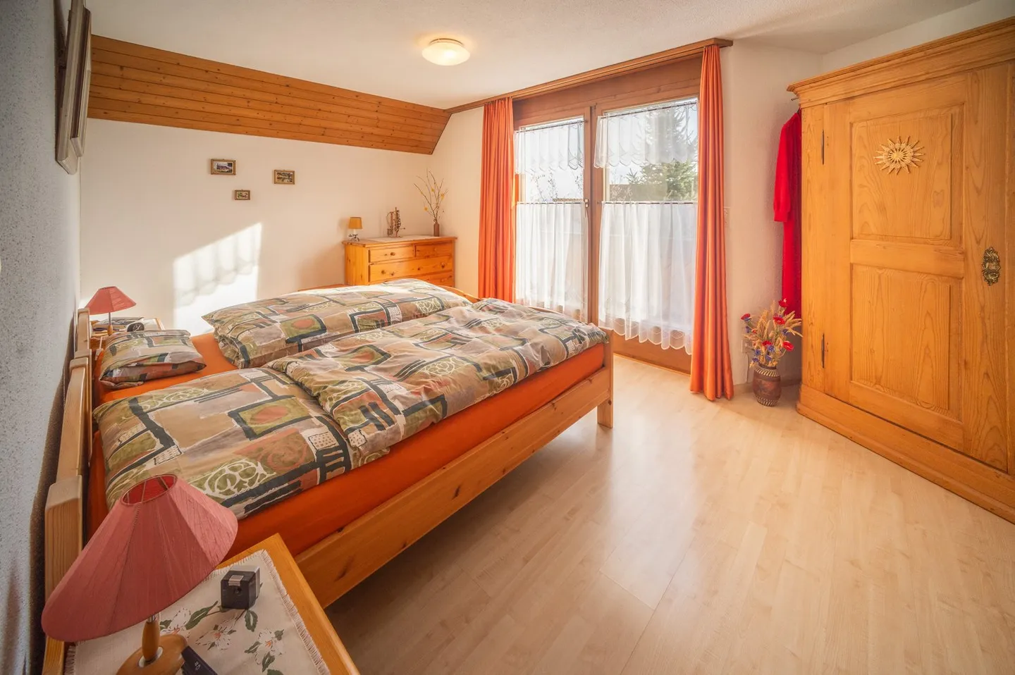 Affascinante casa familiare bifamiliare ai margini del villaggio - posizione tranquilla e elevata - Foto 11 di 15