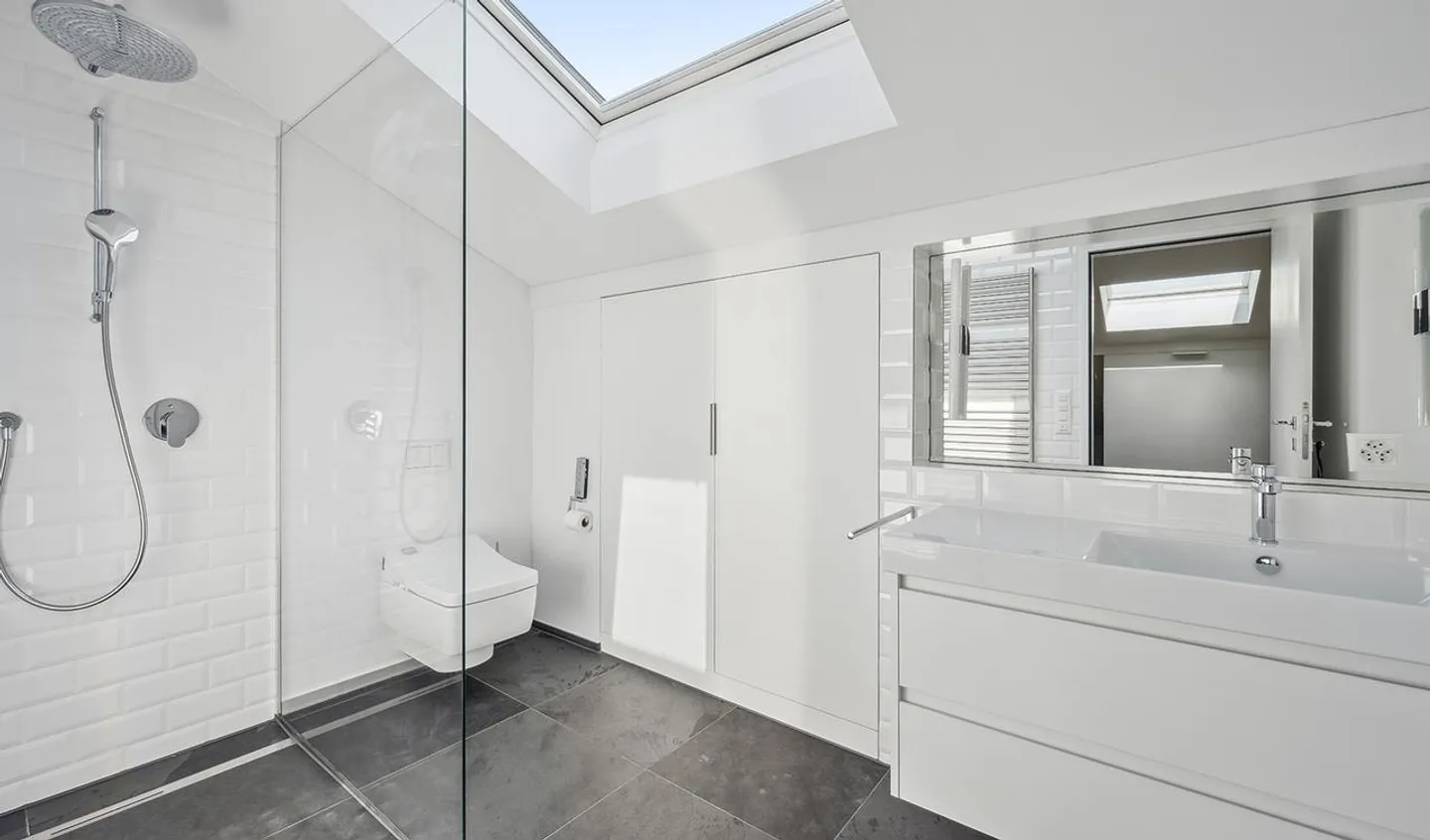 Spacious studio with a lot of charm in the tax-friendly Meggen - Photo 3 of 4