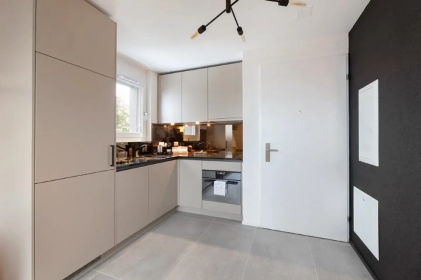 Appartements d'affaires près de l'aéroport - Photo 3 sur 4