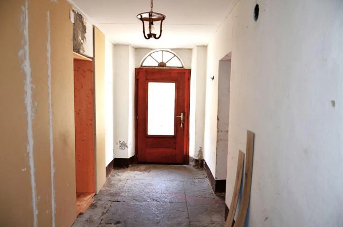 12-Room Ticino House in the Village Center for Renovation with Garden / House... - Photo 19 of 39