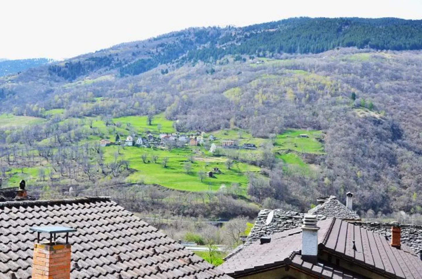 12-Room Ticino House in the Village Center for Renovation with Garden / House... - Photo 29 of 39