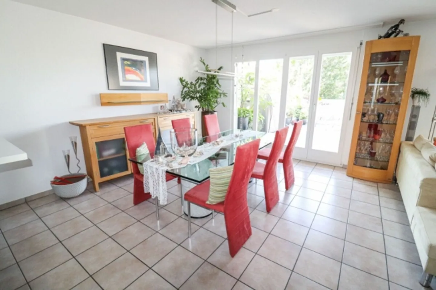 Spacious 4.5 Room Single Family Home with 60 m2 Large Terrace and Stunning View up to the Alps - Photo 5 of 16