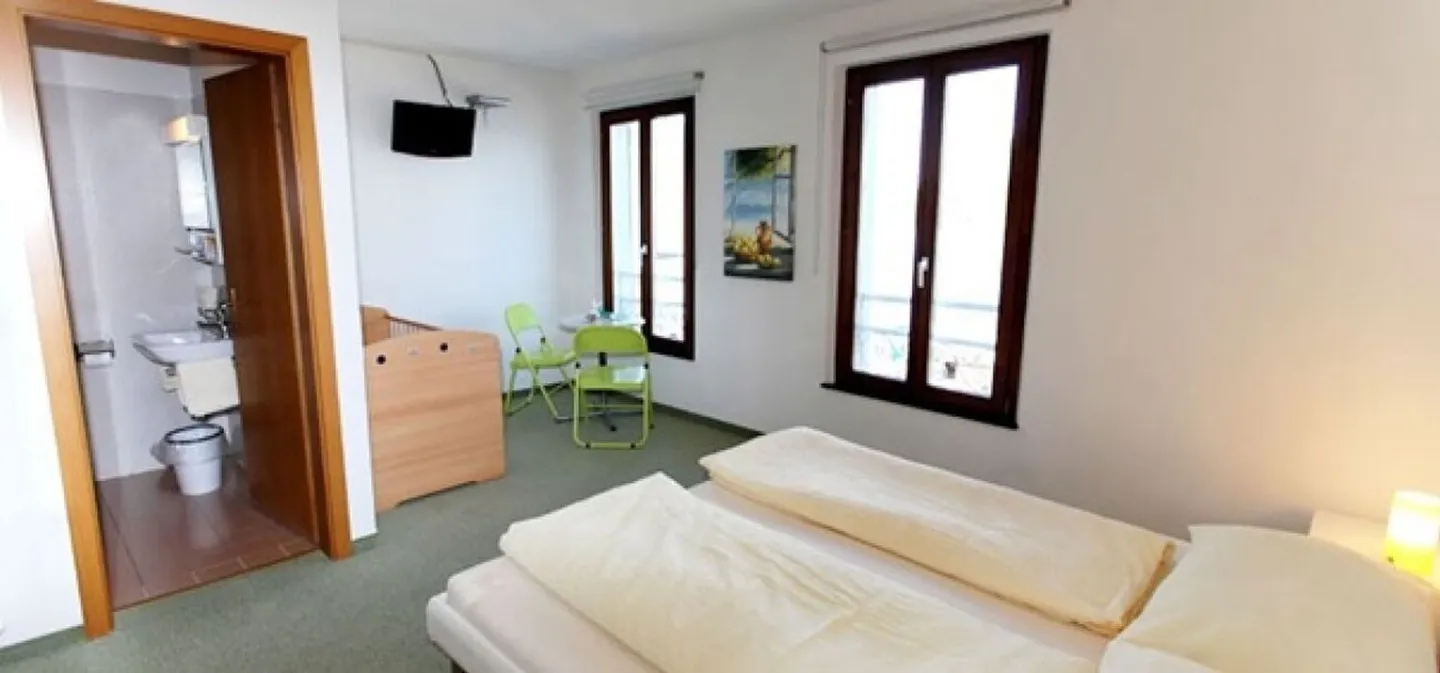 Albergo romantico al lago con spiaggia privata, ristorante e splendida vista | Romantisches Hotel am See mit Privatstrand Restaurant und wunderschöner Aussicht - Foto 4 di 10
