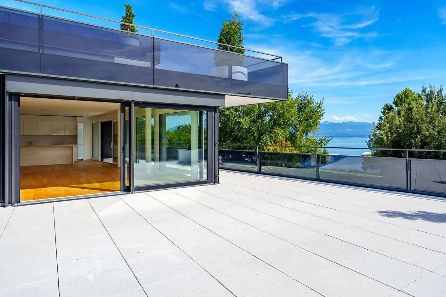 Magnificent new penthouse of 5.5 rooms  Exclusive rooftop at 360° - Photo 2 of 13