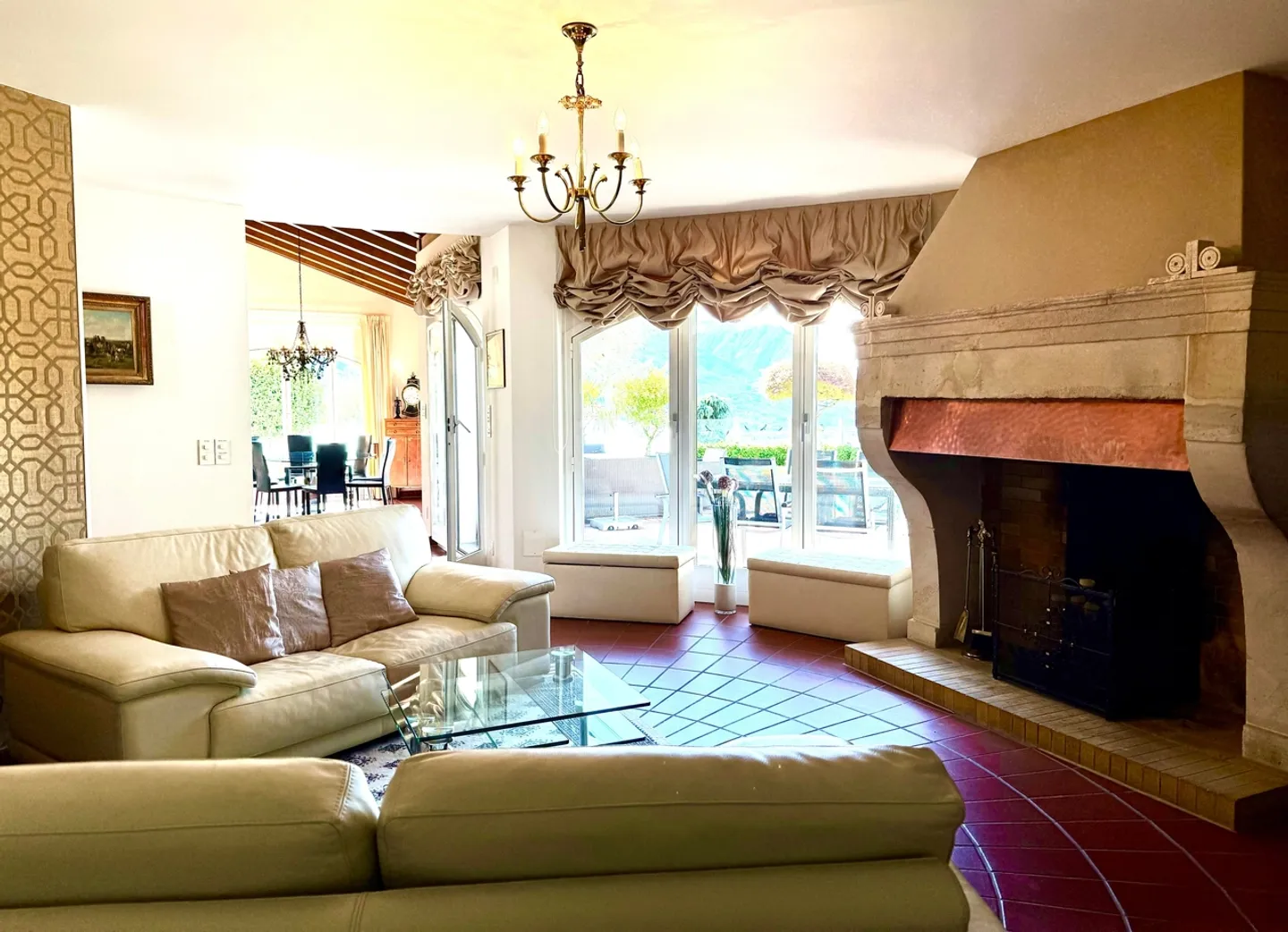 Villa elegante con vista lago - Foto 5 di 9