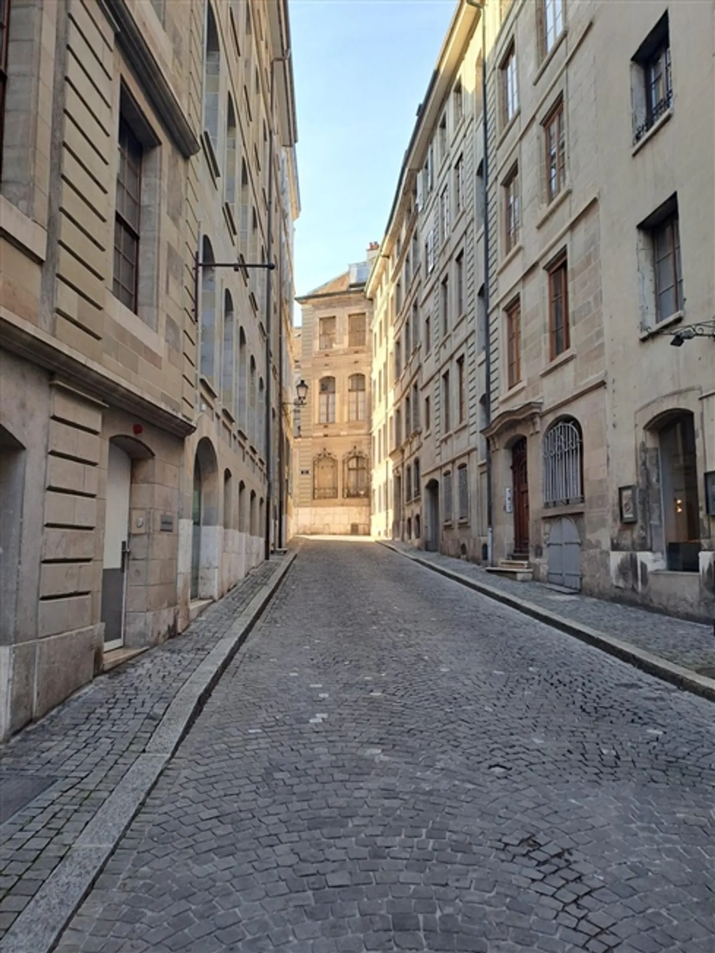 Camera arredata nel cuore della città vecchia con camera indipendente - Foto 1 di 6