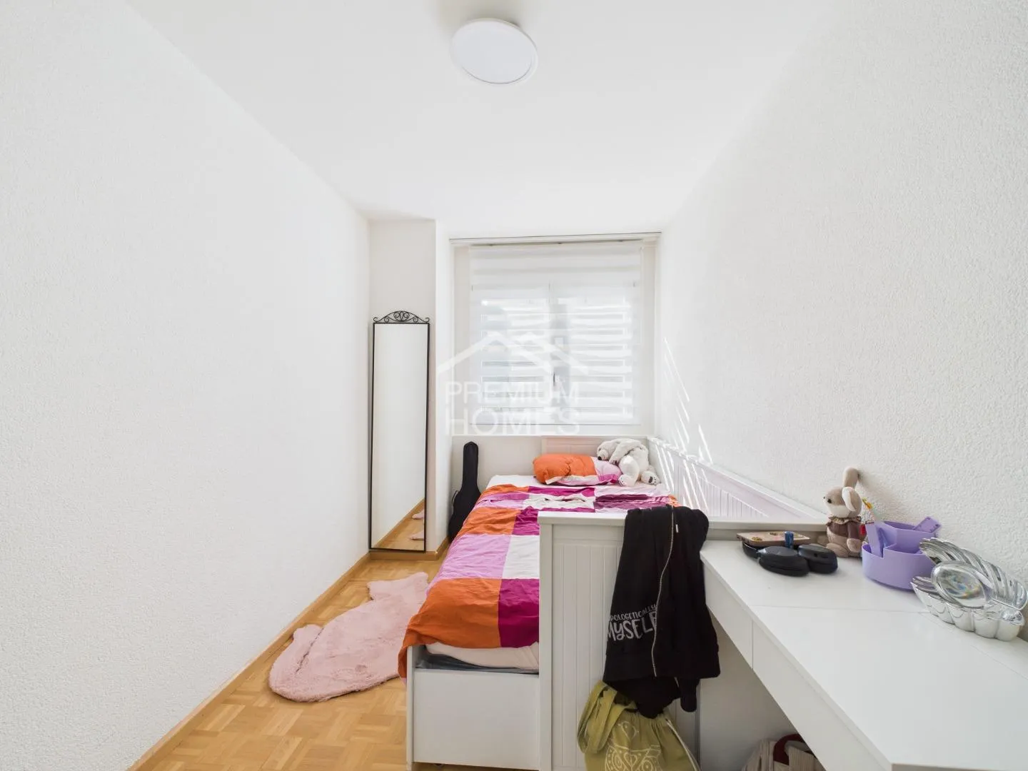 Dream Home in Ground Floor Apartment + Hobby Room - Photo 6 of 7