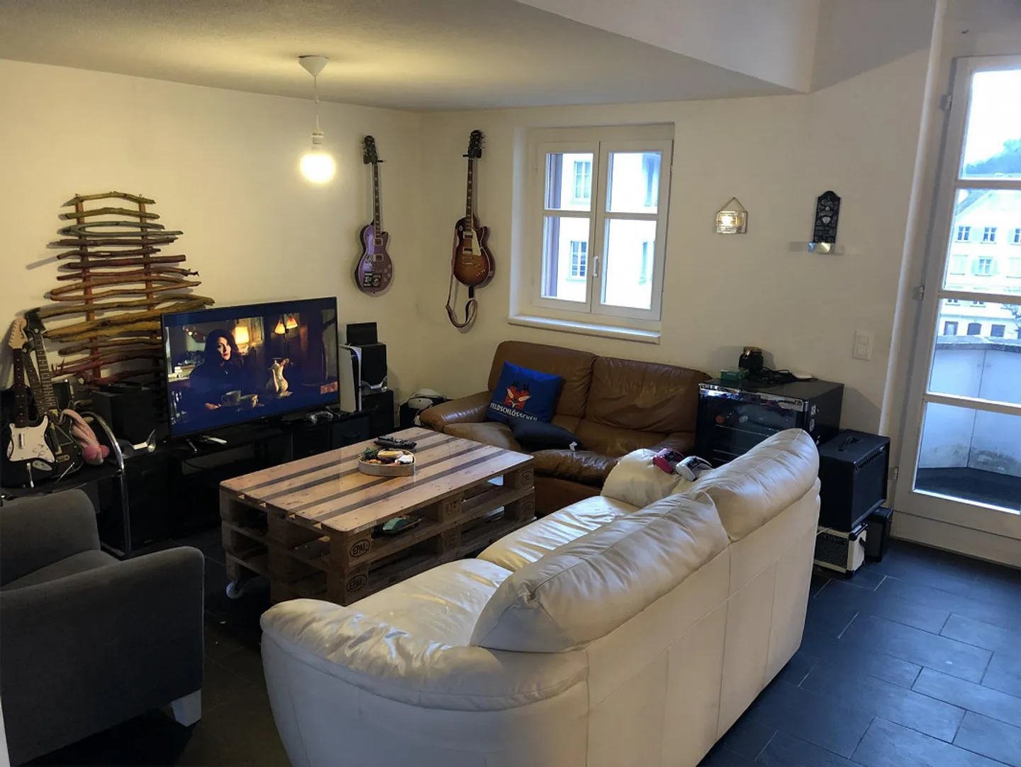 Grande camera condivisa nel centro del villaggio - Foto 7 di 8