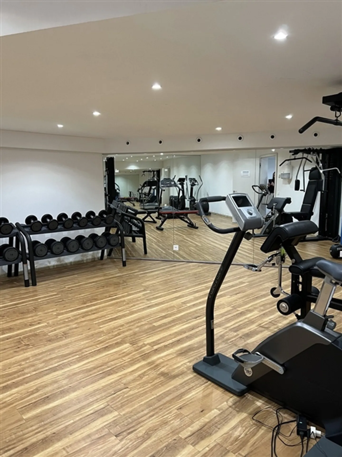 LUGANO-MUZZANO, DIRETTAMENTE SUL LAGO APPARTAMENTO 4.5 STANZE - Foto 9 di 13