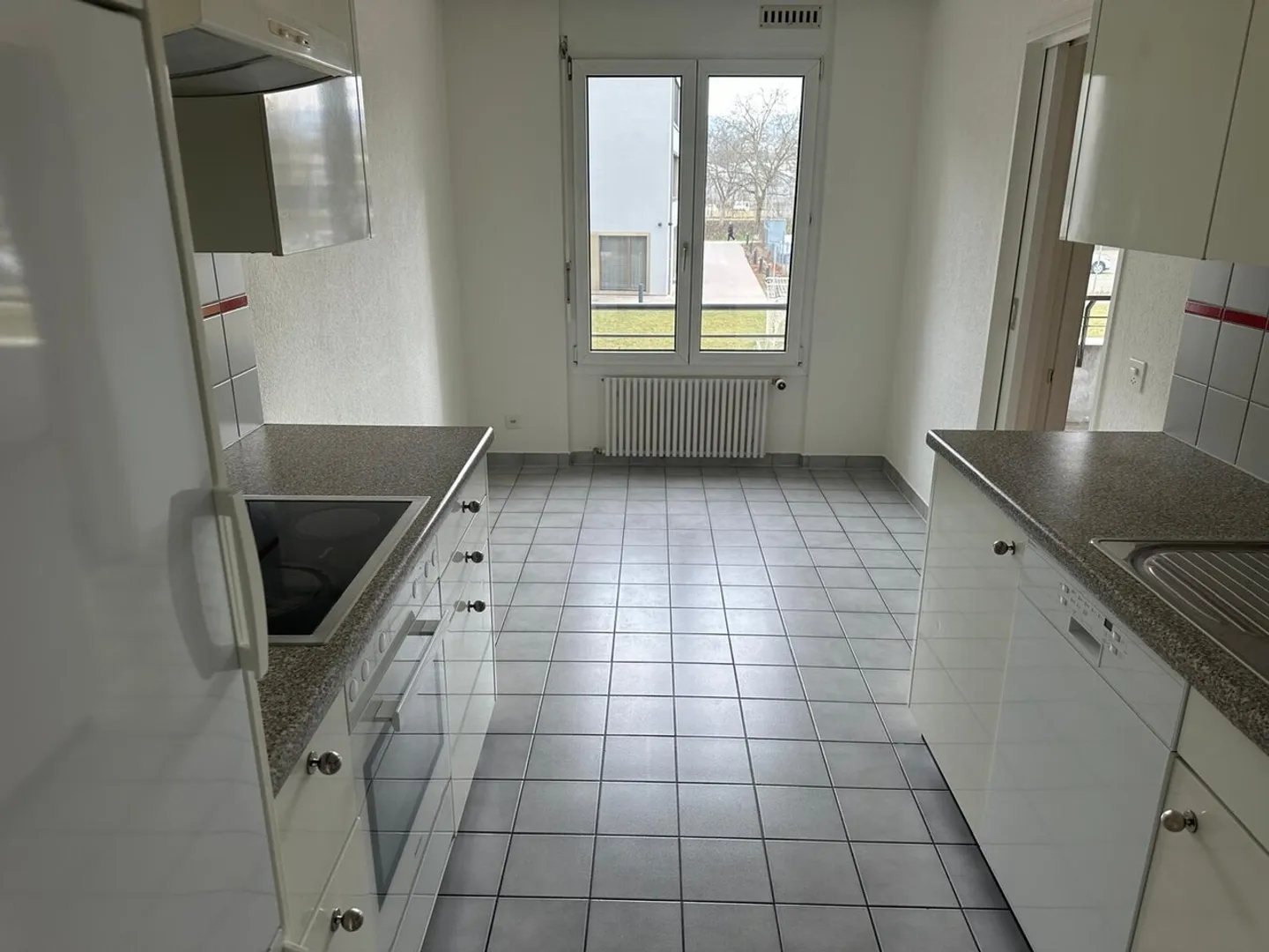 Appartement lumineux, emplacement idéal - Foto 4 von 7