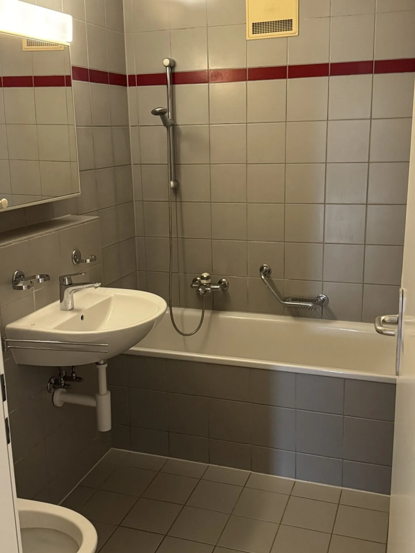 Appartement lumineux, emplacement idéal - Foto 6 von 7